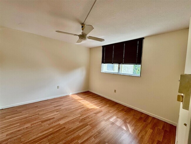 Building Photo - 1810 N Lauderdale Ave