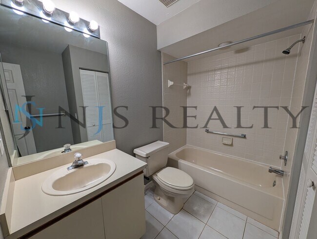 Building Photo - 2/2/1 1200sf Villa with Community Clubhouse & Pool... TRASH, LAWNCARE & BASIC CABLE INCLUDED!