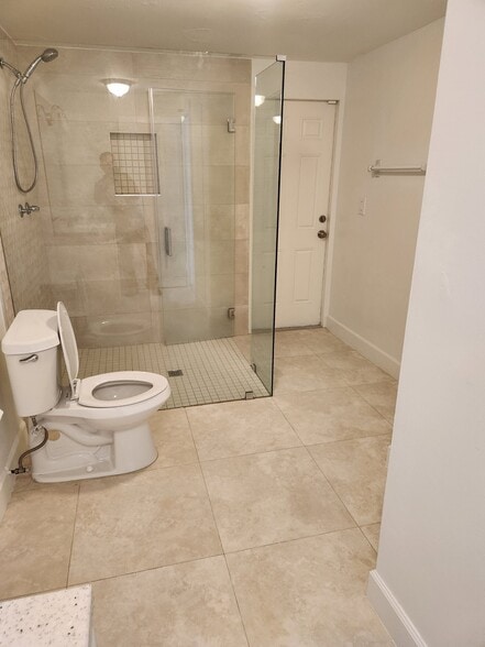 Building Photo - 11455 SW 82nd Ave