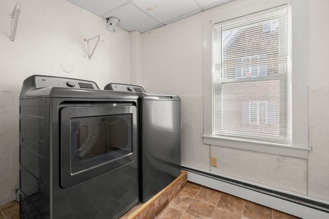 Building Photo - 25 Salem St