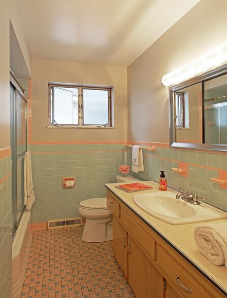 Mid century style preserved in bathroom - 2186 Chesterland Ave