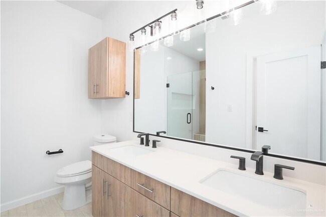Building Photo - 3548 Hidalgo Cir