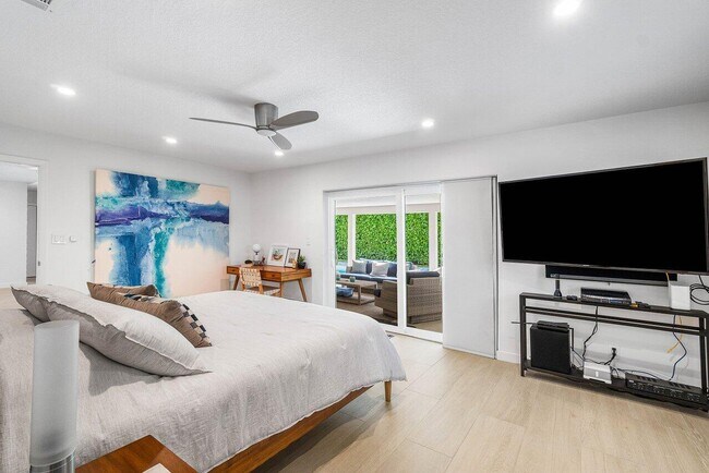 Building Photo - 5903 N Ocean Blvd