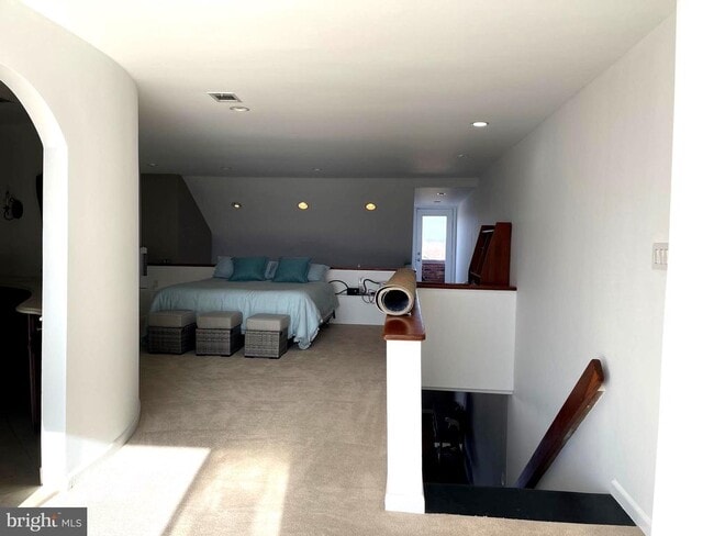 Building Photo - 28 Main St