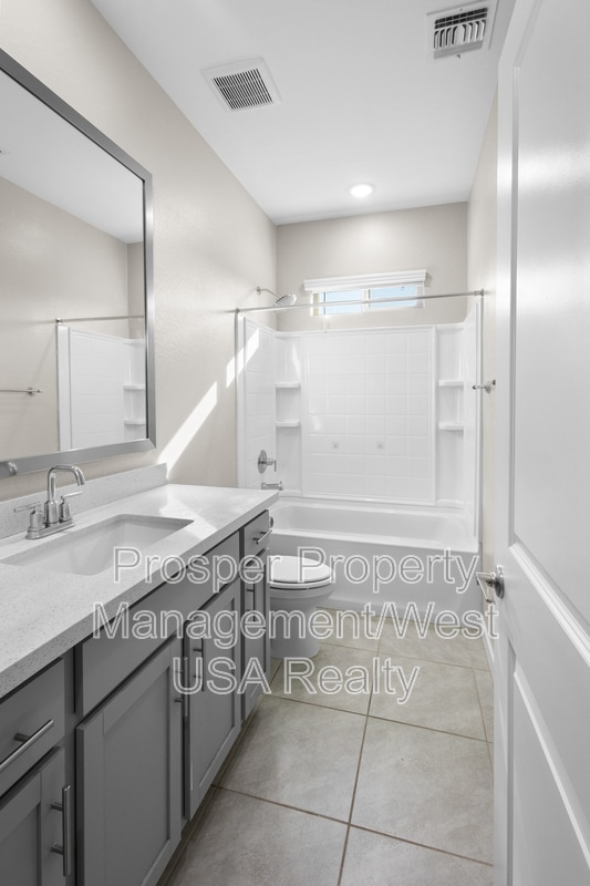 Building Photo - 155 N Lakeview Blvd