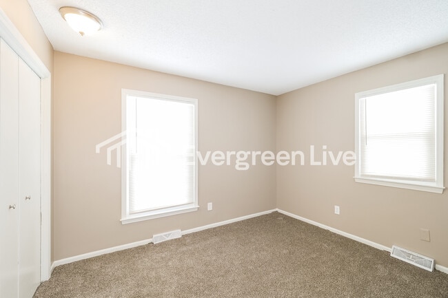 Building Photo - 7509 E 127th St