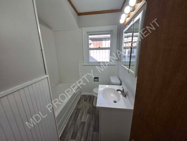 Building Photo - 4 Bed / 2 Bath House in Saginaw