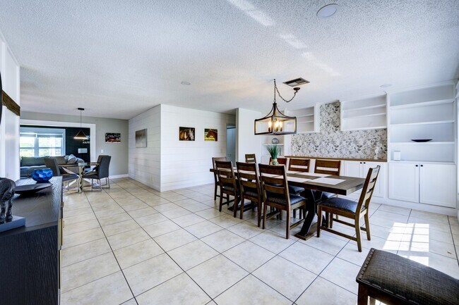 Building Photo - 11577 Anhinga Dr