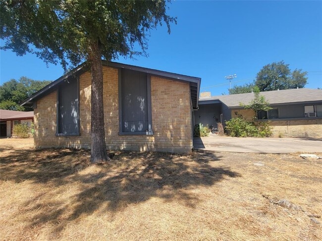 Building Photo - 1304 Glenda Dr