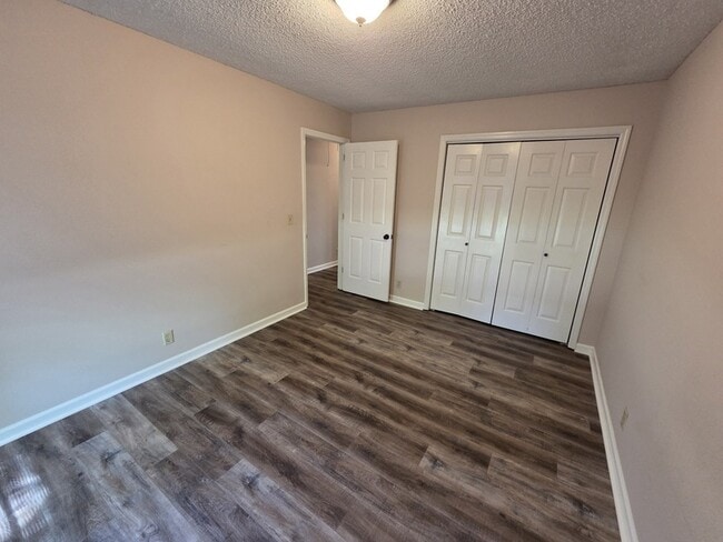 Building Photo - 7875 Saundersville Rd