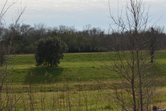 Building Photo - 5309 Groveton St