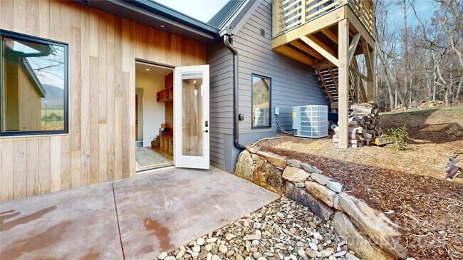 Building Photo - 11 Pink Fox Cove Rd