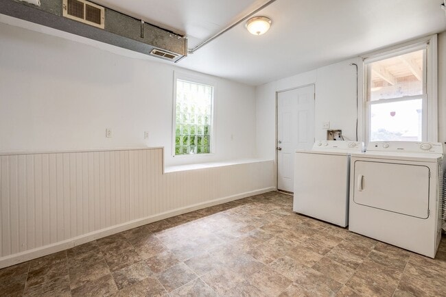 Building Photo - 612 Ceres Wy