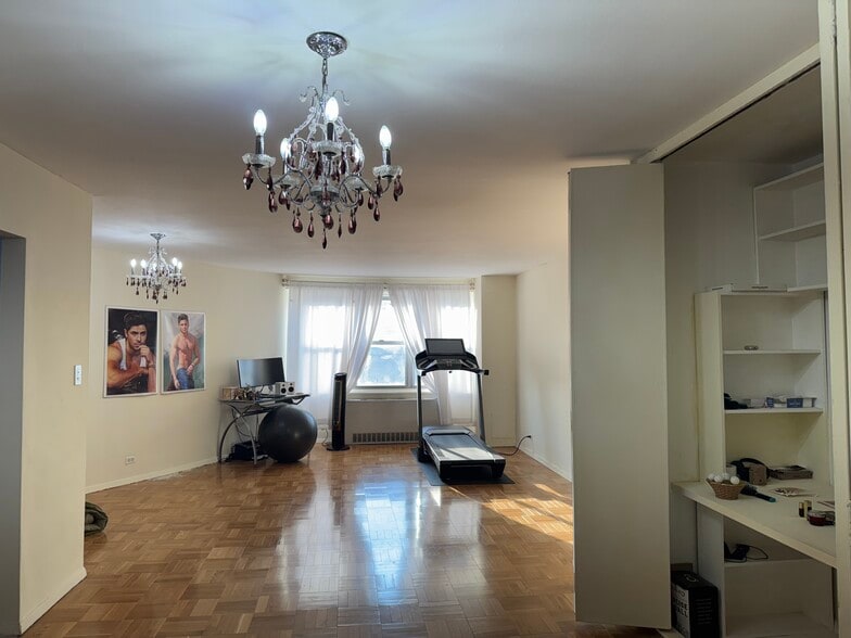 Building Photo - 12510 Queens Blvd