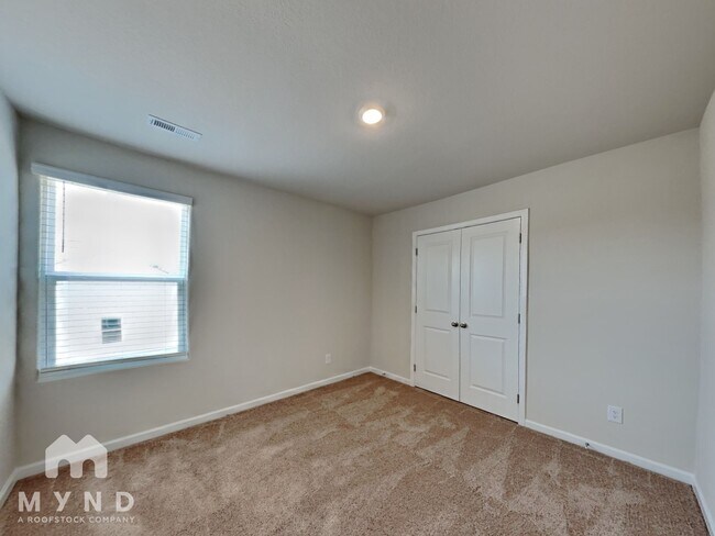 Building Photo - 14 New Villas St