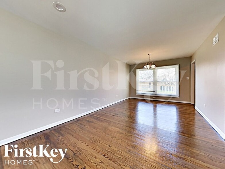 Building Photo - 16322 Kenwood Ct