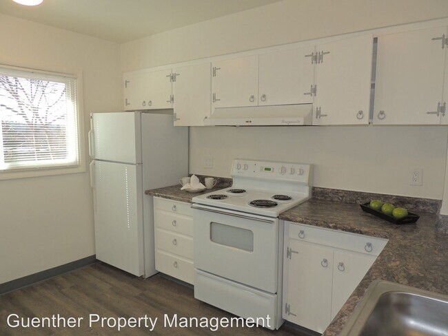 Building Photo - 819 W 11th Ave