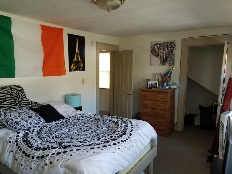 Bedroom 2 - 625 McLane Ave