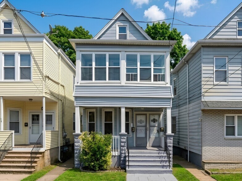 Outdoor View - 22 Harrison Ave