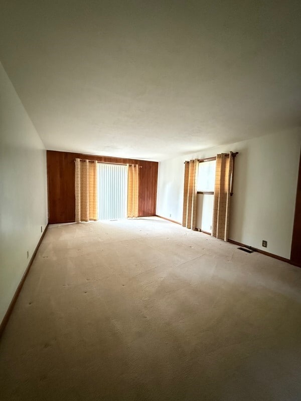 Building Photo - For Lease Martin, KY | $1,200/month