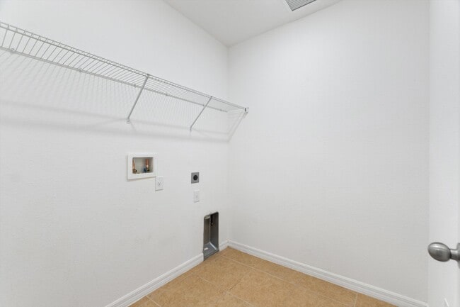 Building Photo - 1504 Finchburg St