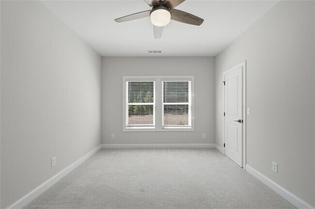 Building Photo - 401 Oakleigh Ave