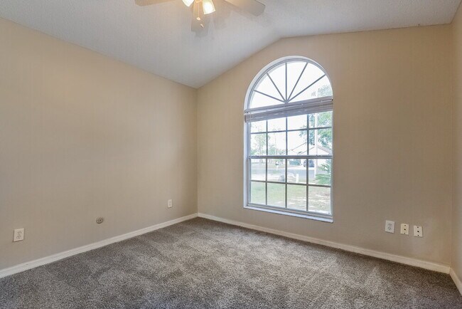 Building Photo - 1130 Ozark Ct