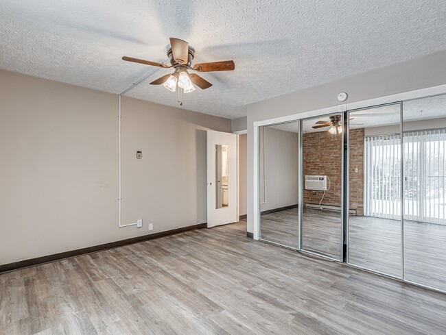 Building Photo - 2331 E Market St