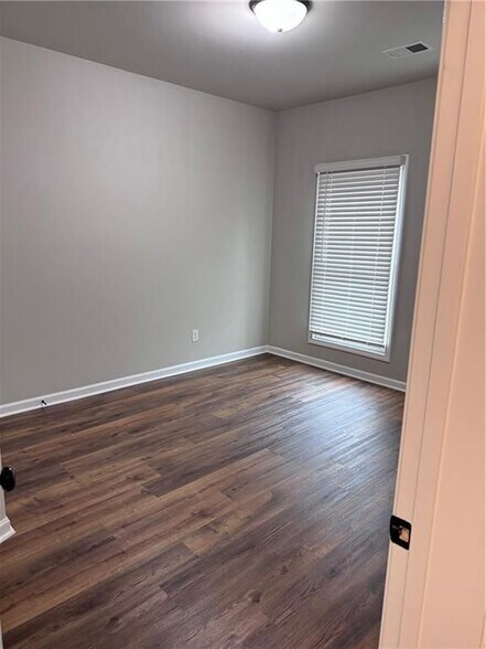 Building Photo - 3657 Princeton Ave