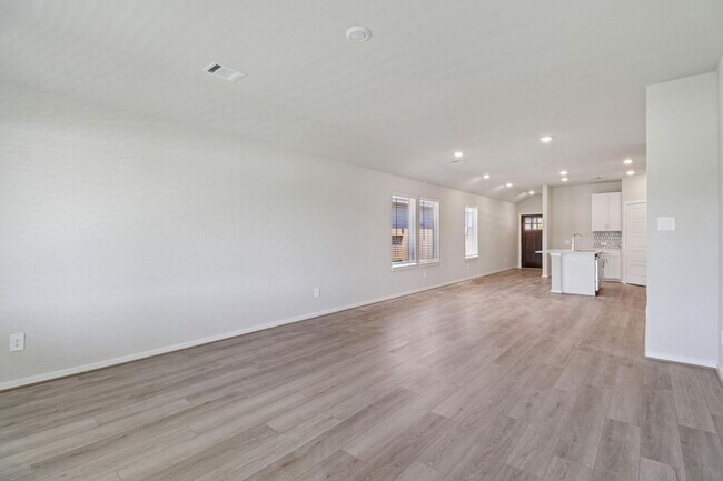 Building Photo - 416 Sunrise Ranch Dr