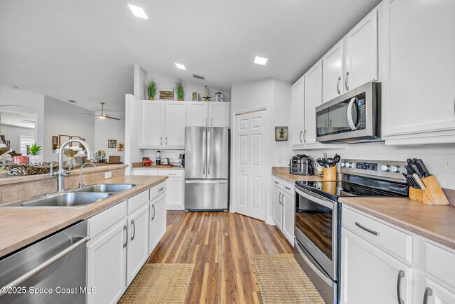 Building Photo - 1785 Ficus Point Dr