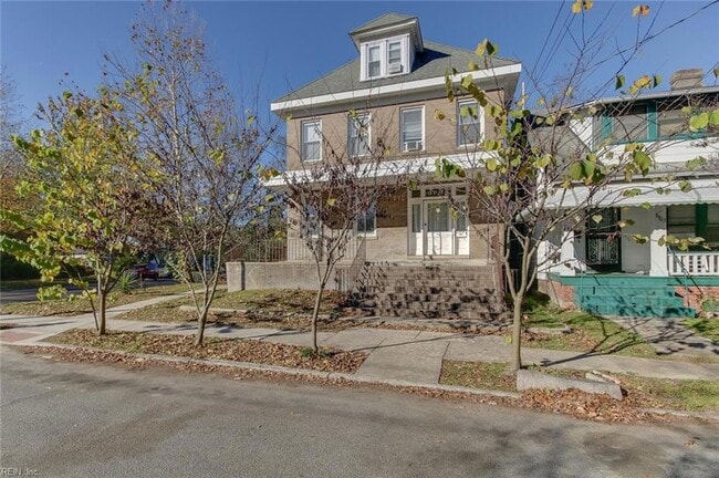 Primary Photo - 3901 Newport Ave