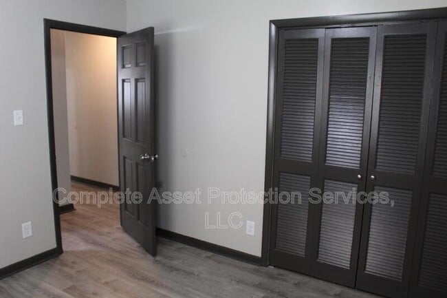 Building Photo - 7752 Catalpa Ave