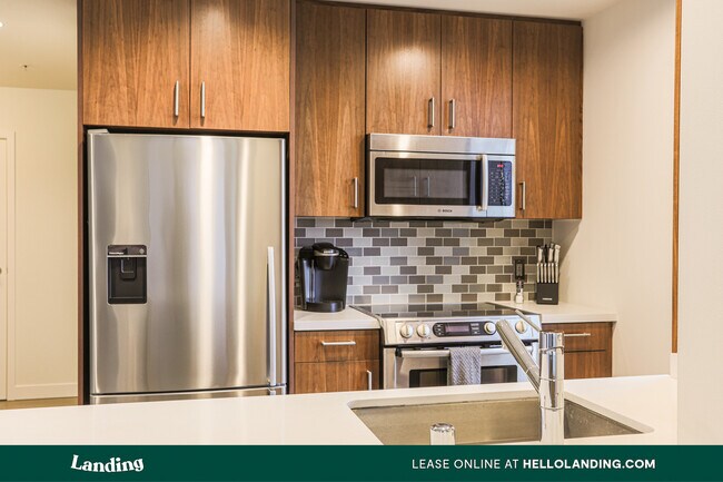 Building Photo - 225 S Grand Ave