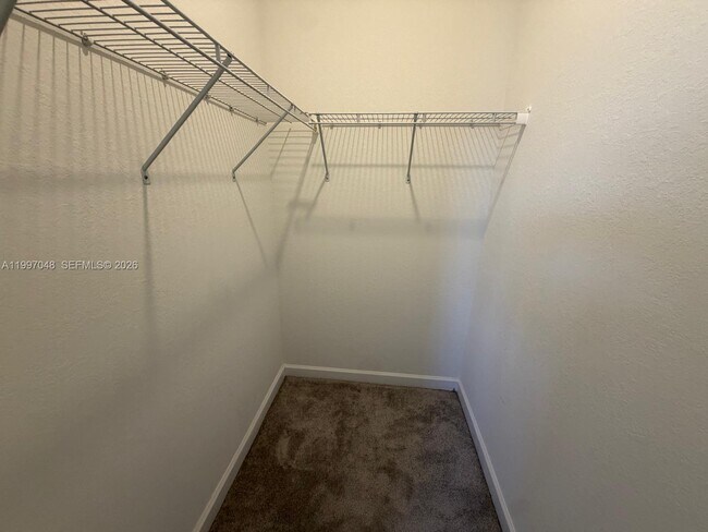 Building Photo - 2659 SE 28th Dr