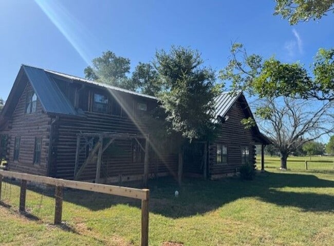 Building Photo - FOR LEASE!!!!!!!!!!