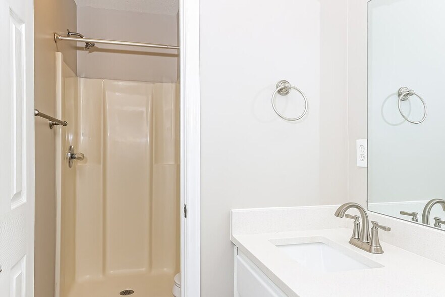 Building Photo - 3007 Brittany Dr