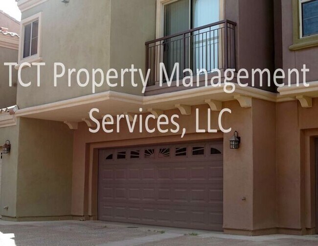 Building Photo - Luxury Condo in Resort Style Community!