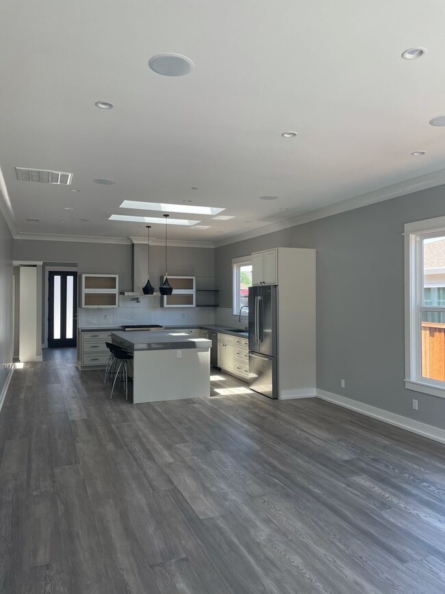 Building Photo - SUNNYVALE - Brand New Construction. 4 Bed ...