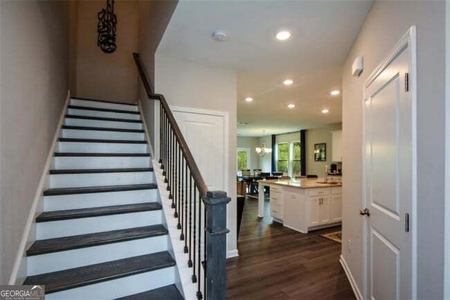 Building Photo - 3401 Park Pointe Cir