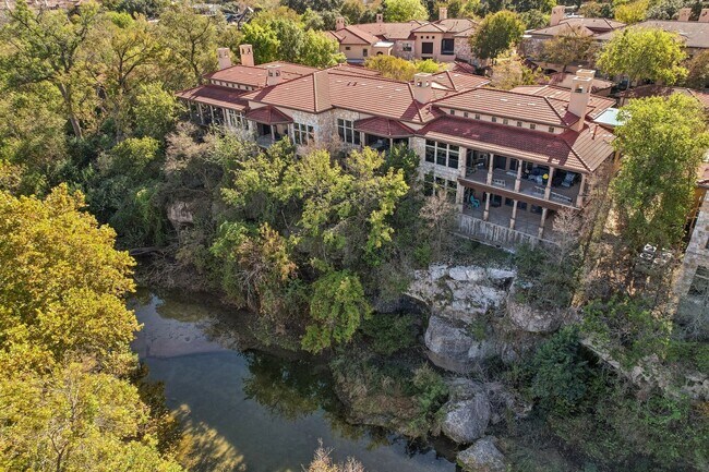 Building Photo - Luxury Riverfront Condo Near Georgetown Square | 2 Bed / 2 Bath with Balcony