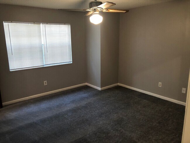 Building Photo - 2438 Ramblewood Ct
