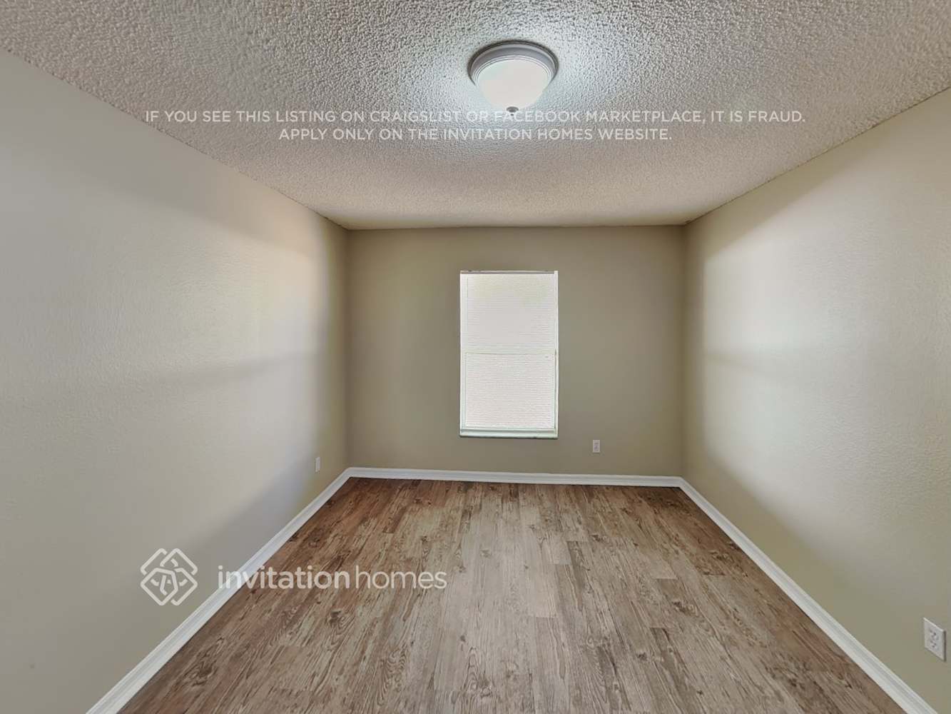 Building Photo - 2211 Lake Pointe Cir