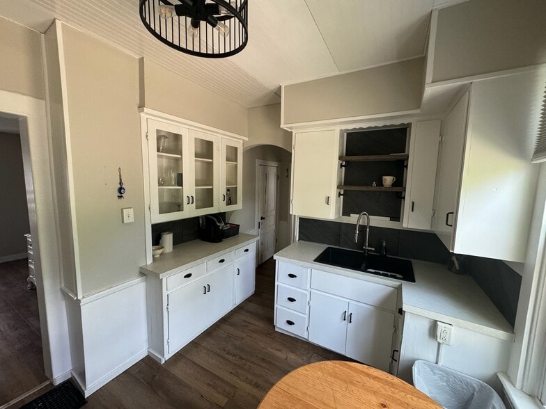 Building Photo - 109 E. 15th Street