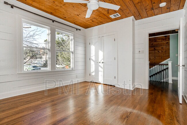 Building Photo - 2003 Newning Ave