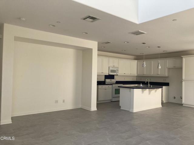 Building Photo - 3630 Dunkirk Dr
