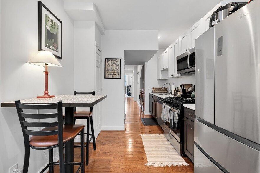 Building Photo - 1522 1st St NW