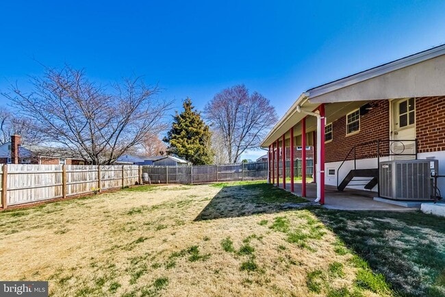 Building Photo - 4617 Creek Shore Dr