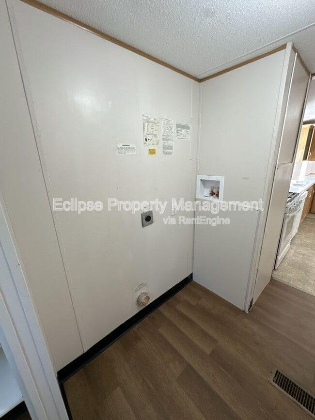 Building Photo - 178 Hollyberry Way