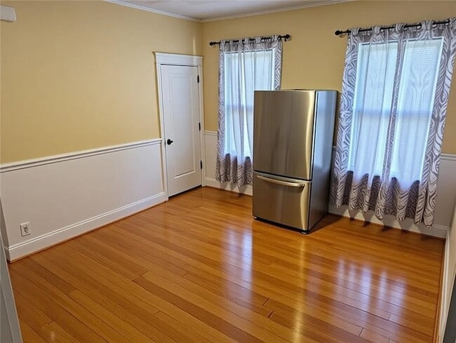 Building Photo - 43 Sargent Ave